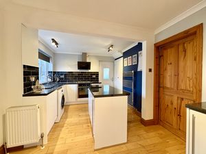 Kitchen- click for photo gallery